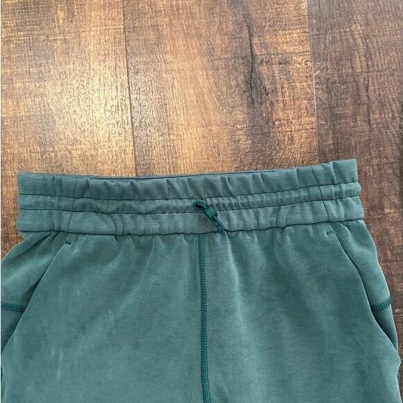 Lululemon Softstreme High-Rise Straight-Leg Cropped Pant Size 2 - Picture 2 of 10